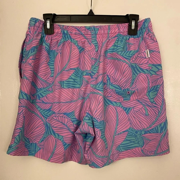 Cubbies Pink Palm Shorts Size Large - Picture 2 of 3